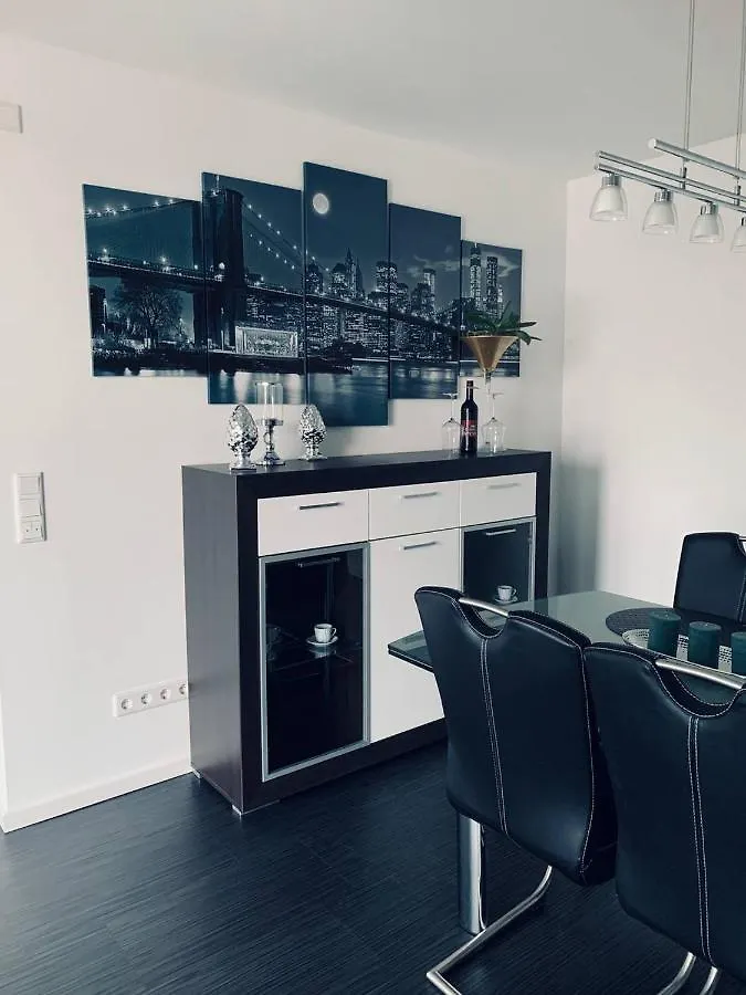 Apartment Mit Penthouse Charakter In Drážďany Německo