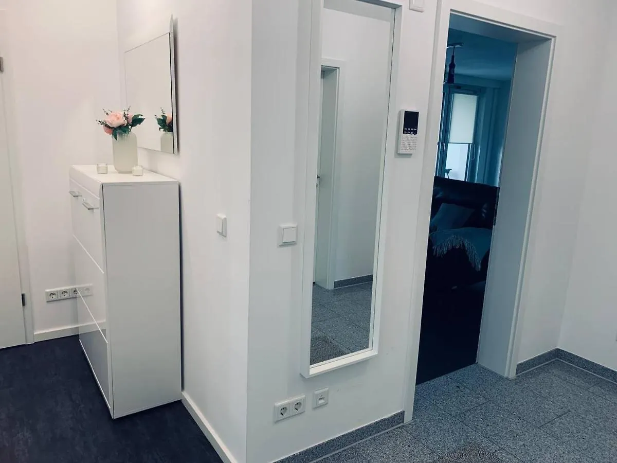 Apartment Mit Penthouse Charakter In Drážďany