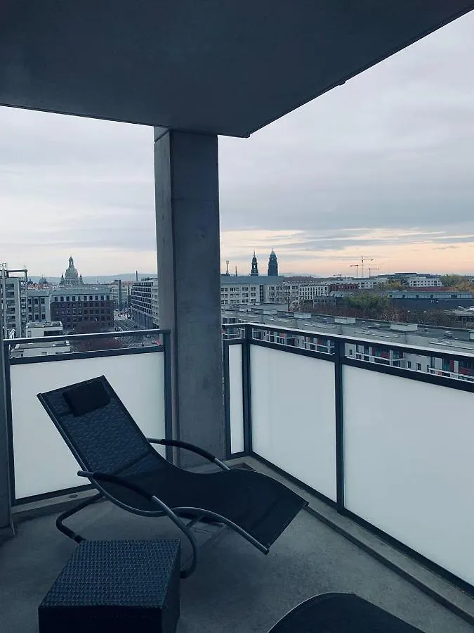 Apartment Mit Penthouse Charakter In Dresden