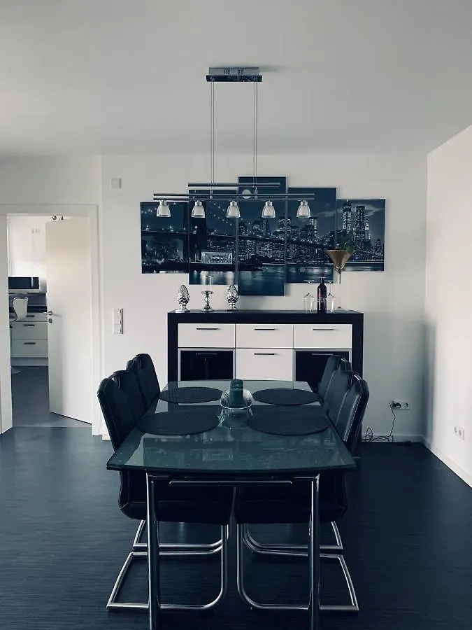 Apartment Mit Penthouse Charakter In Dresden